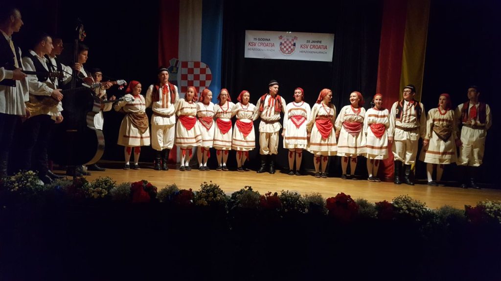 22015637_1367098510074564_676303529_o