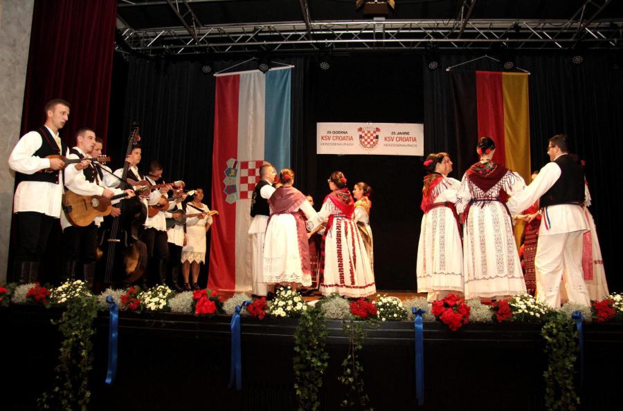 2725895_cms2image-fixedwidth-900x0_1pN-nT_2exdhG