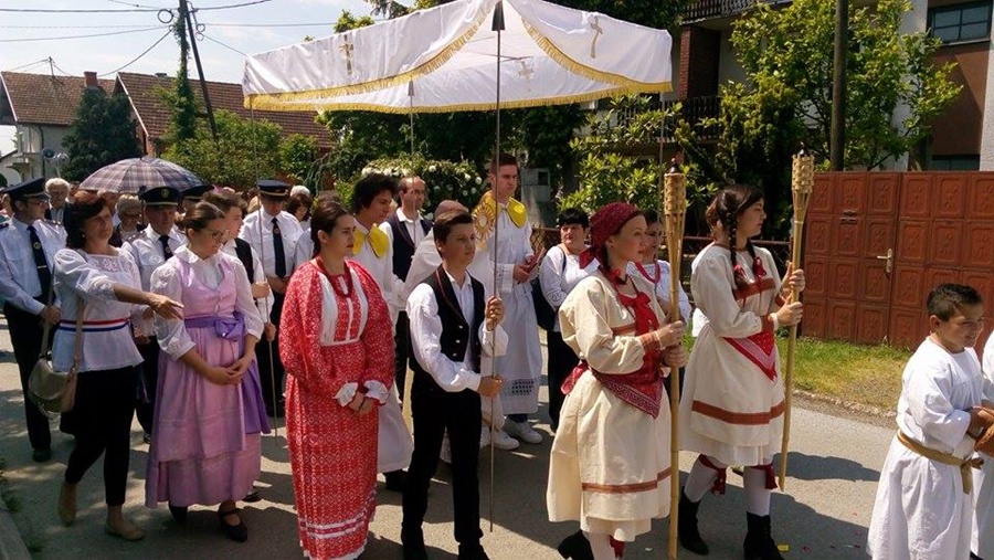 NASLOVNA